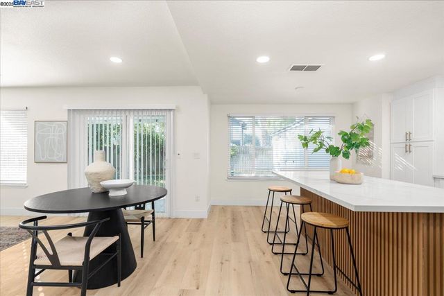 7212 Tiant Way, Elk Grove, CA 95758