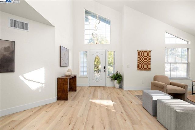 7212 Tiant Way, Elk Grove, CA 95758