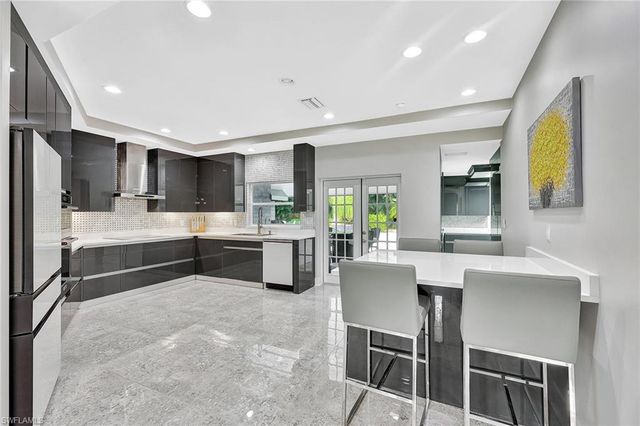 7060 Hendry Creek DR, Fort Myers, FL 33908