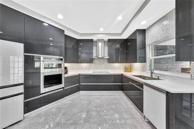 7060 Hendry Creek DR, Fort Myers, FL 33908