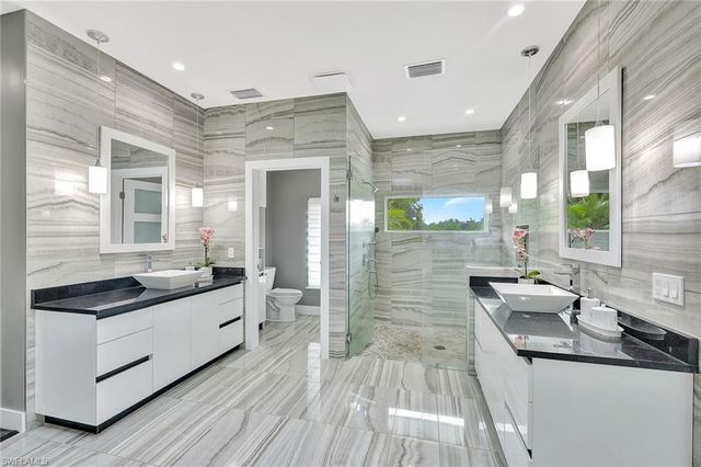 7060 Hendry Creek DR, Fort Myers, FL 33908