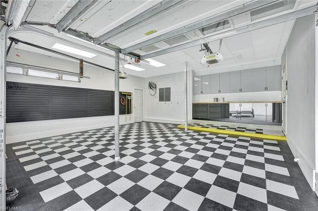 7060 Hendry Creek DR, Fort Myers, FL 33908