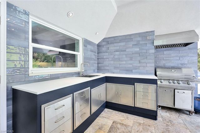 7060 Hendry Creek DR, Fort Myers, FL 33908