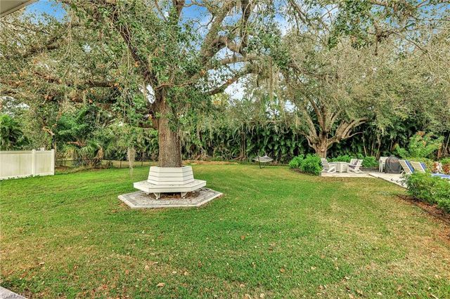 7060 Hendry Creek DR, Fort Myers, FL 33908