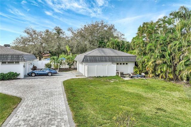 7060 Hendry Creek DR, Fort Myers, FL 33908