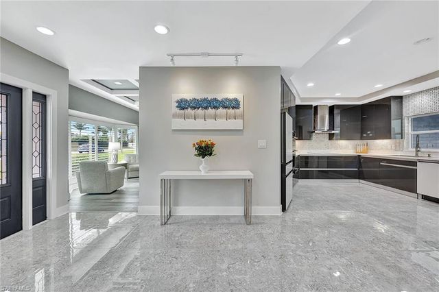 7060 Hendry Creek DR, Fort Myers, FL 33908