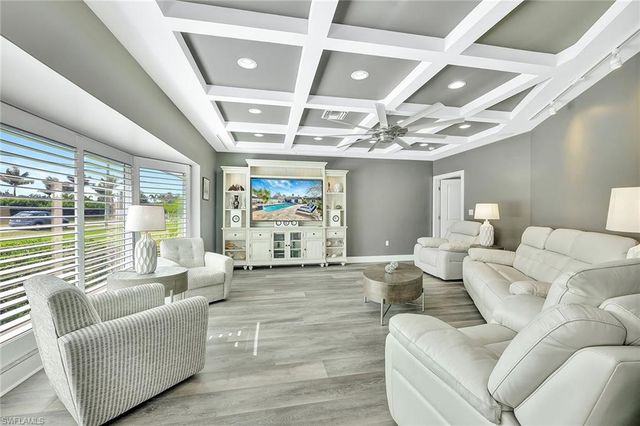 7060 Hendry Creek DR, Fort Myers, FL 33908