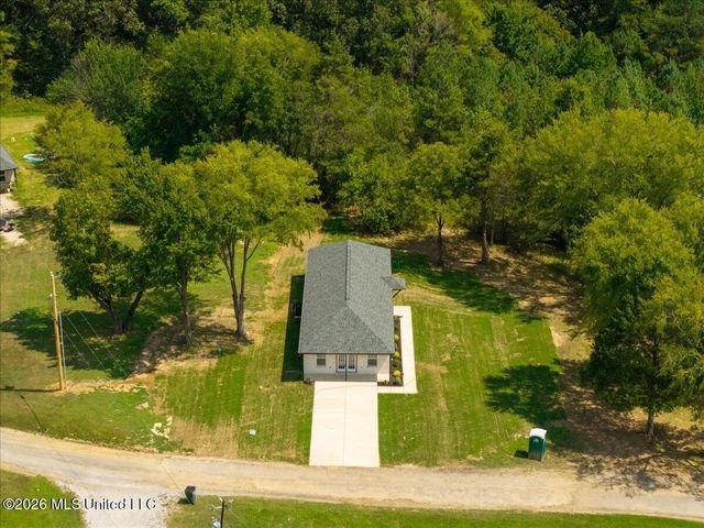 43 Mockingbird Road, Byhalia, MS 38611