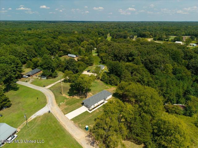43 Mockingbird Road, Byhalia, MS 38611