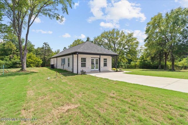 43 Mockingbird Road, Byhalia, MS 38611