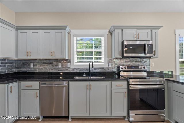 43 Mockingbird Road, Byhalia, MS 38611