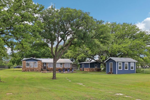 145 Oak Point DR, Tow, TX 78672