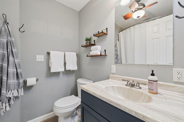 145 Oak Point DR, Tow, TX 78672
