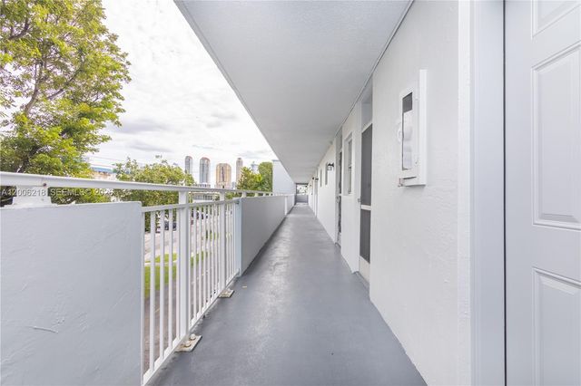 3600 NE 170th Street 308, North Miami Beach, FL 33160