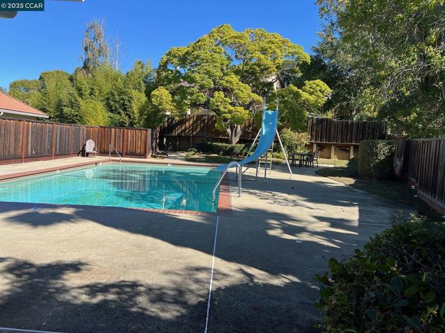 2701 Colony View Pl, Hayward, CA 94541