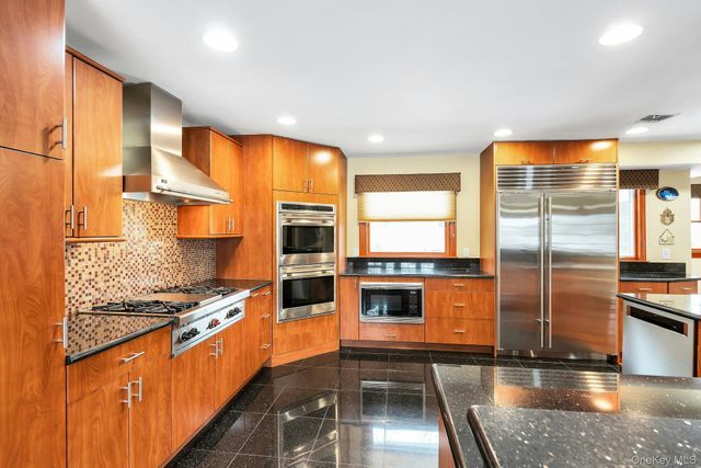 2043 Ripley, Merrick, NY 11566