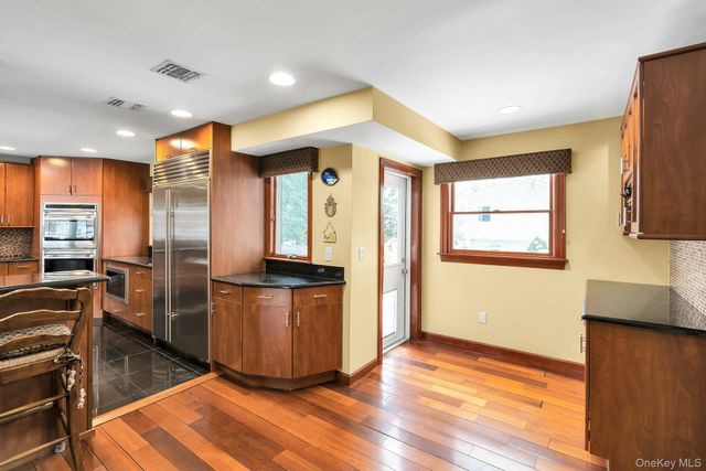 2043 Ripley, Merrick, NY 11566