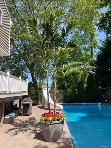 2043 Ripley, Merrick, NY 11566