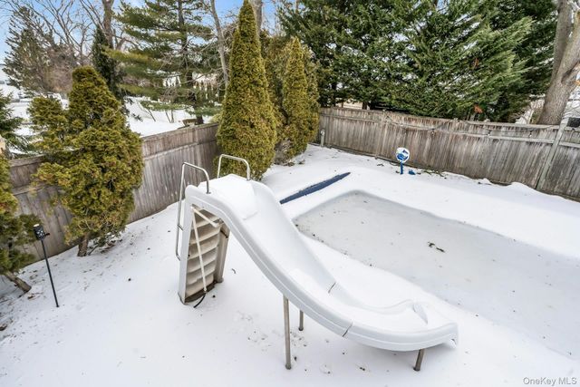 2043 Ripley, Merrick, NY 11566