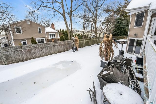 2043 Ripley, Merrick, NY 11566