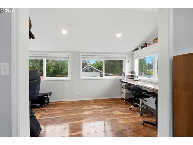 5130 7TH Ave, Keizer, OR 97303