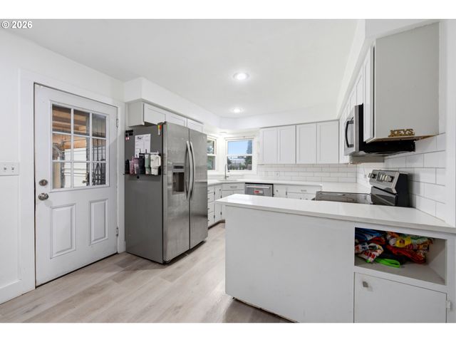 5130 7TH Ave, Keizer, OR 97303
