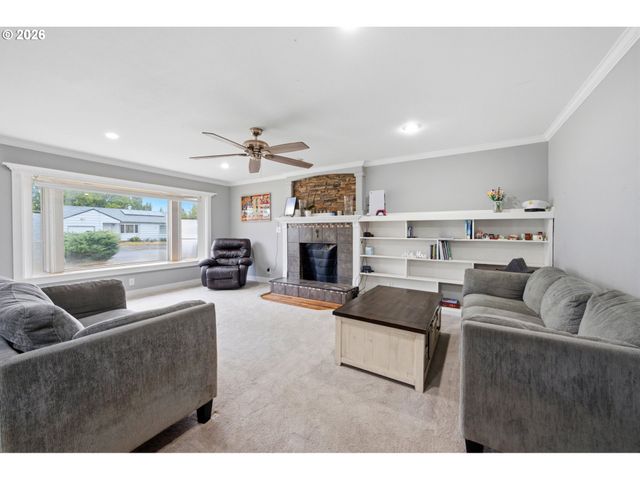 5130 7TH Ave, Keizer, OR 97303