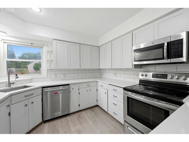 5130 7TH Ave, Keizer, OR 97303
