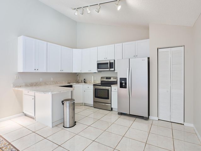 5532 Golden Eagle Circle, Palm Beach Gardens, FL 33418