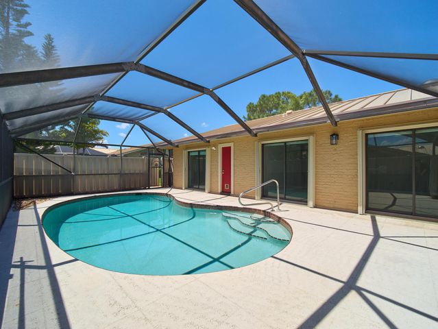 5532 Golden Eagle Circle, Palm Beach Gardens, FL 33418