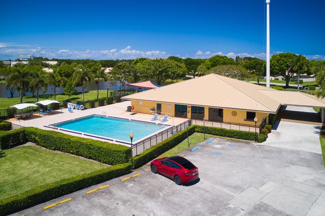 5532 Golden Eagle Circle, Palm Beach Gardens, FL 33418