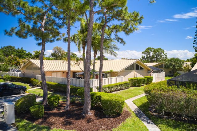 5532 Golden Eagle Circle, Palm Beach Gardens, FL 33418