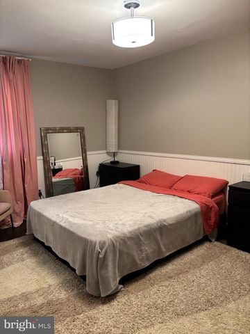 8942 BLUE GRASS RD, Philadelphia, PA 19152