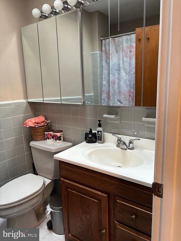 8942 BLUE GRASS RD, Philadelphia, PA 19152