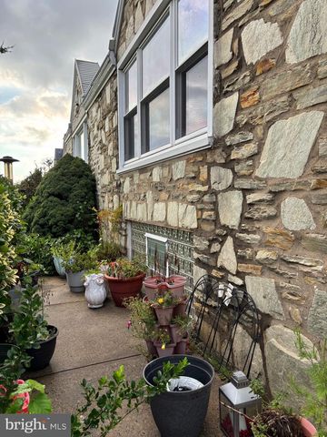 8942 BLUE GRASS RD, Philadelphia, PA 19152
