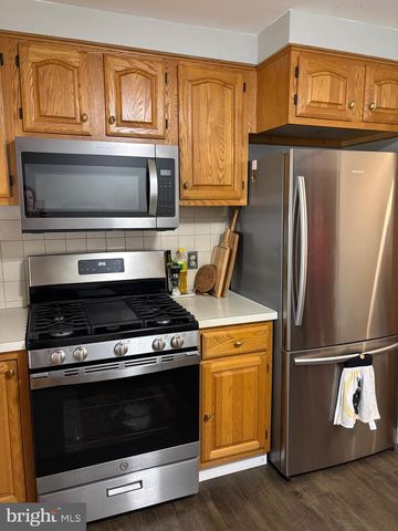 8942 BLUE GRASS RD, Philadelphia, PA 19152