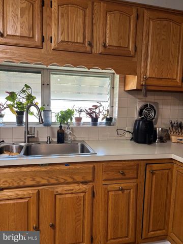 8942 BLUE GRASS RD, Philadelphia, PA 19152