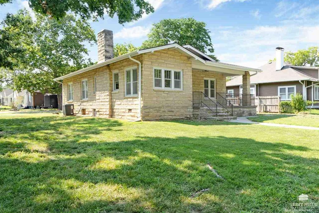 224 S Madison, Junction City, KS 66441