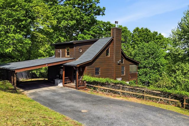 303 Pine Forest Loop, Blue Ridge, GA 30513