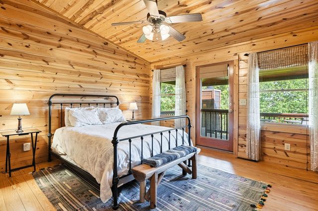 303 Pine Forest Loop, Blue Ridge, GA 30513