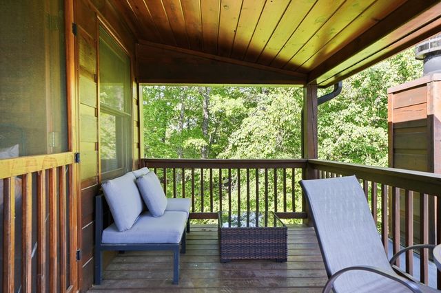303 Pine Forest Loop, Blue Ridge, GA 30513