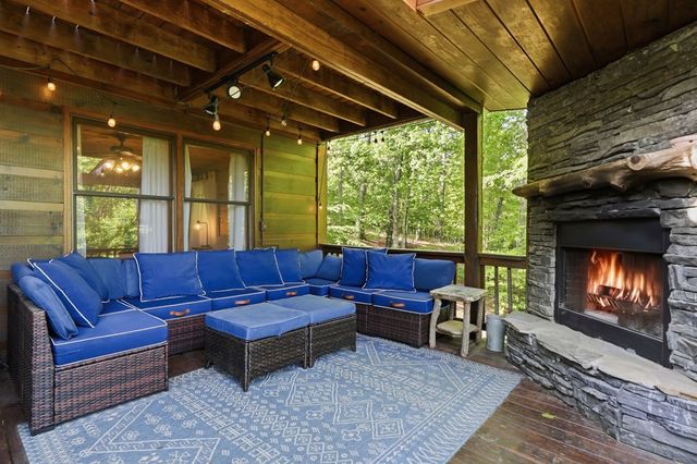 303 Pine Forest Loop, Blue Ridge, GA 30513