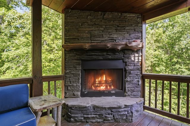 303 Pine Forest Loop, Blue Ridge, GA 30513