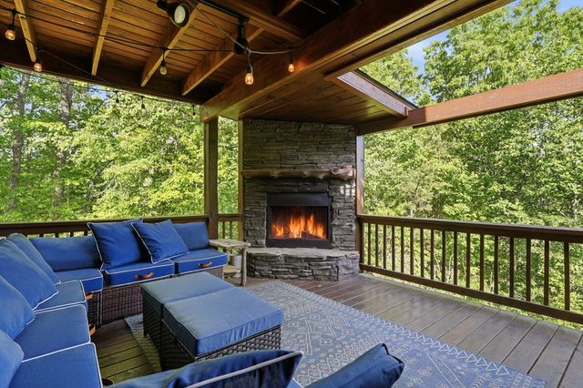 303 Pine Forest Loop, Blue Ridge, GA 30513