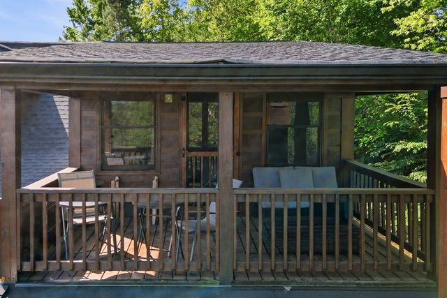 303 Pine Forest Loop, Blue Ridge, GA 30513