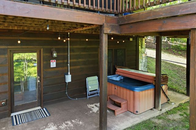 303 Pine Forest Loop, Blue Ridge, GA 30513