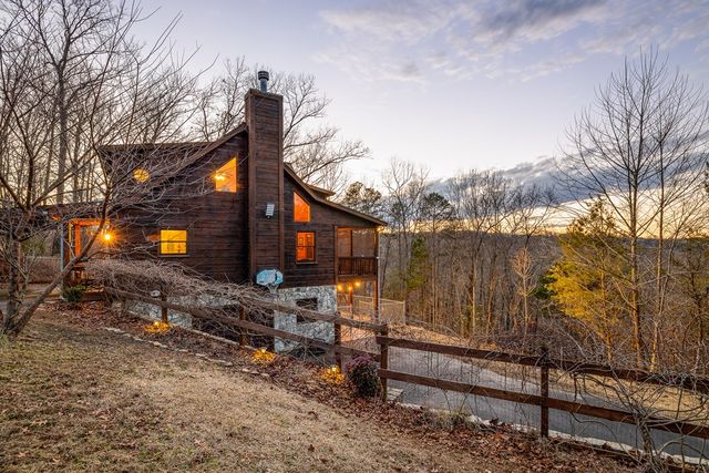 303 Pine Forest Loop, Blue Ridge, GA 30513