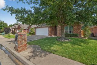 1869 Hollylake Circle, Tyler, TX 75703