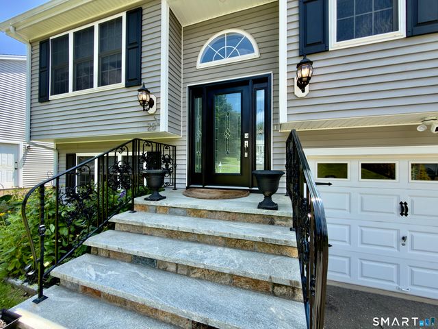 28 Weybosset Street, Shelton, CT 06484