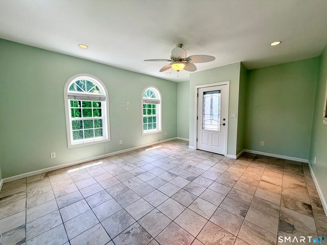 28 Weybosset Street, Shelton, CT 06484